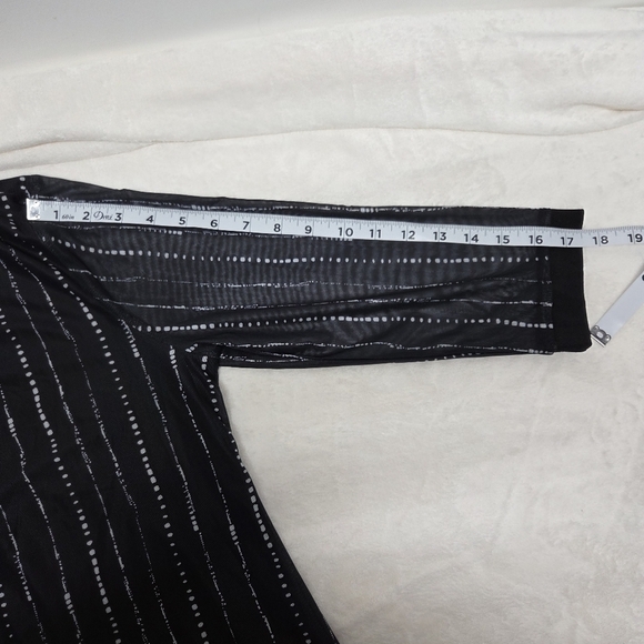 Timeson Top Womens Size Medium Black White Lined 3/4 Sleeve  V Neck Business - Picture 7 of 12